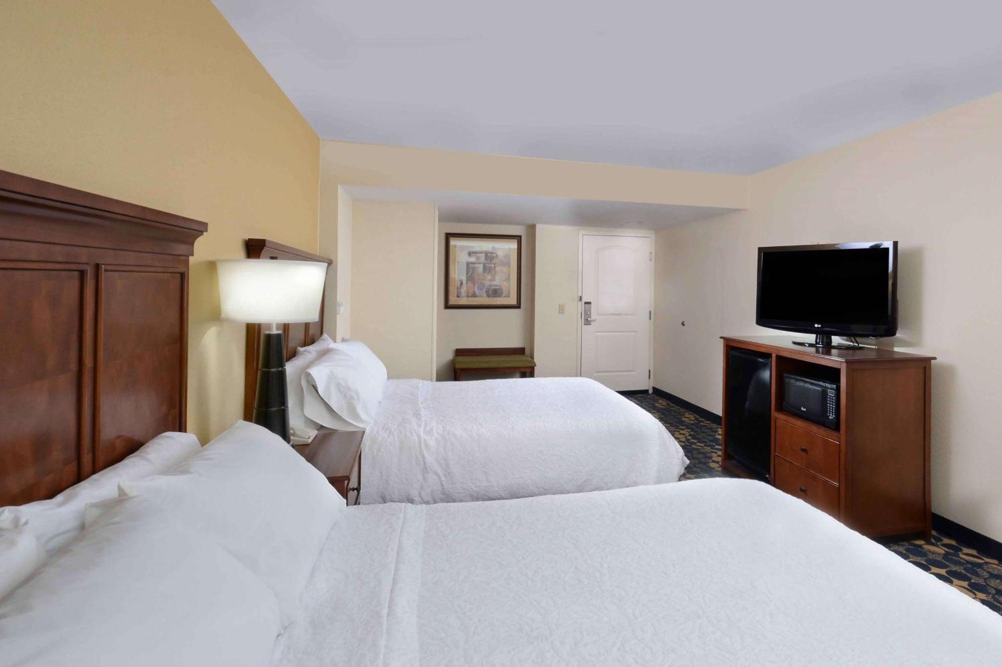 Hampton Inn Fayetteville Fort Bragg Exterior photo