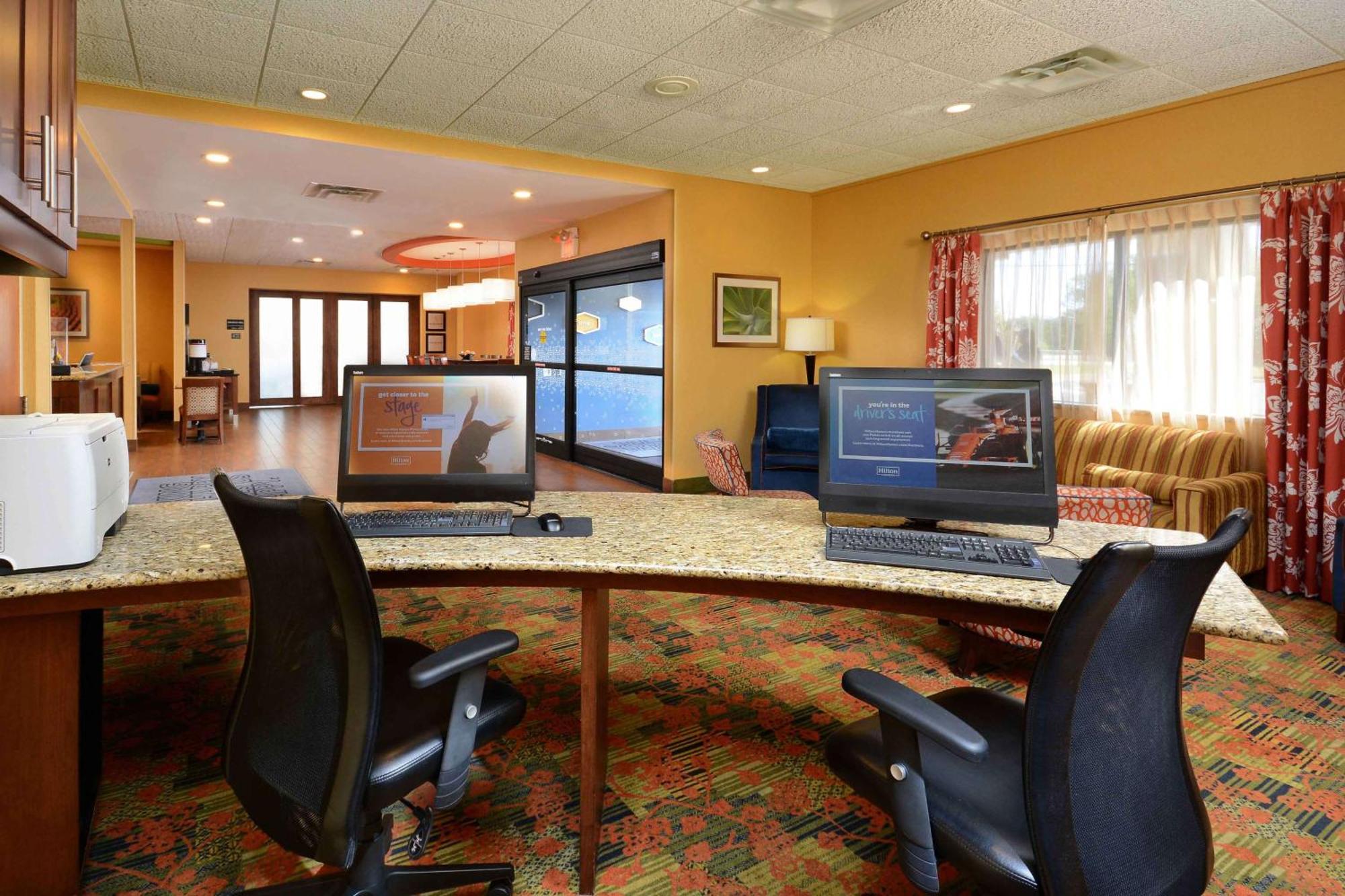 Hampton Inn Fayetteville Fort Bragg Exterior photo