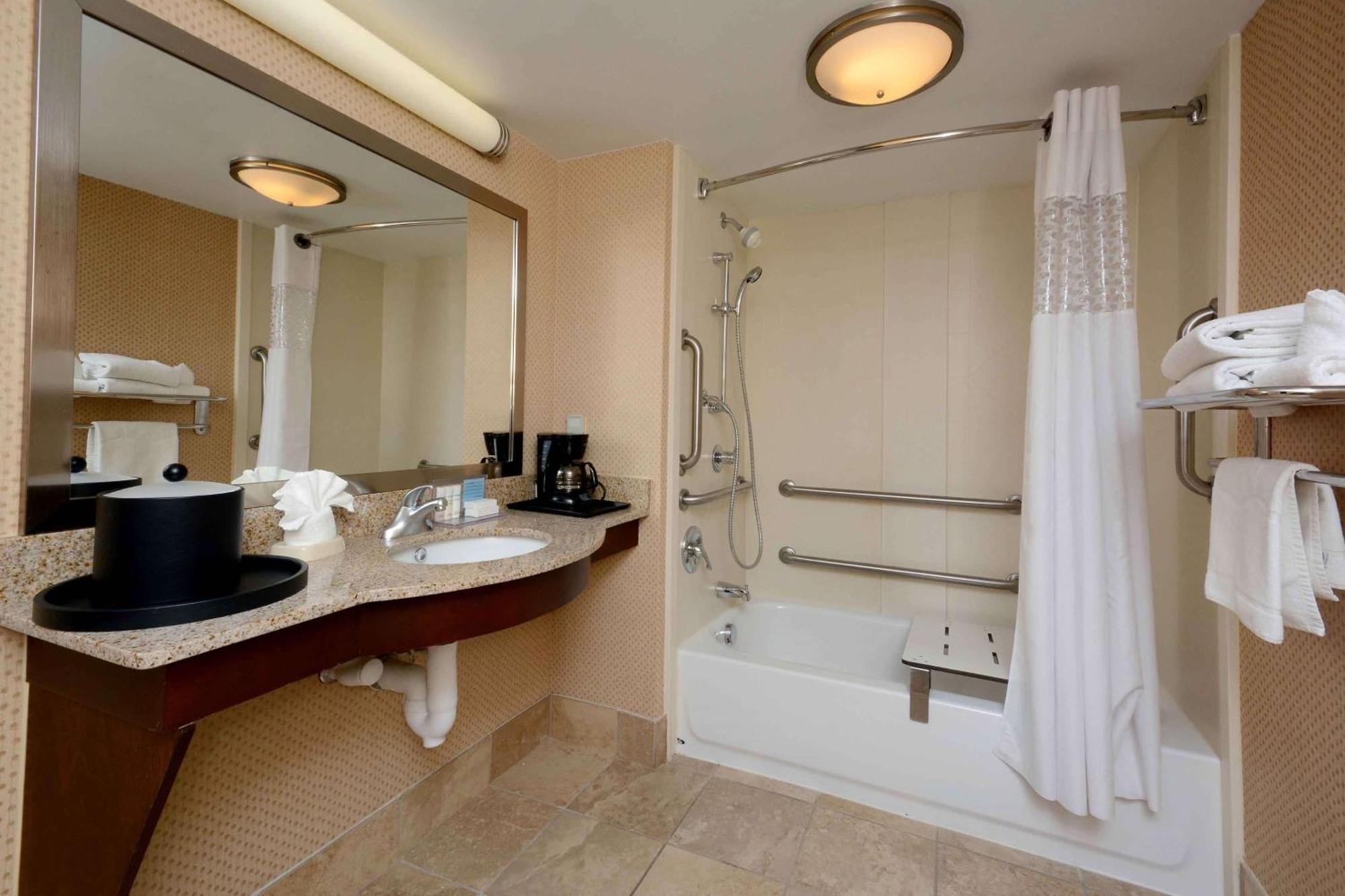Hampton Inn Fayetteville Fort Bragg Exterior photo