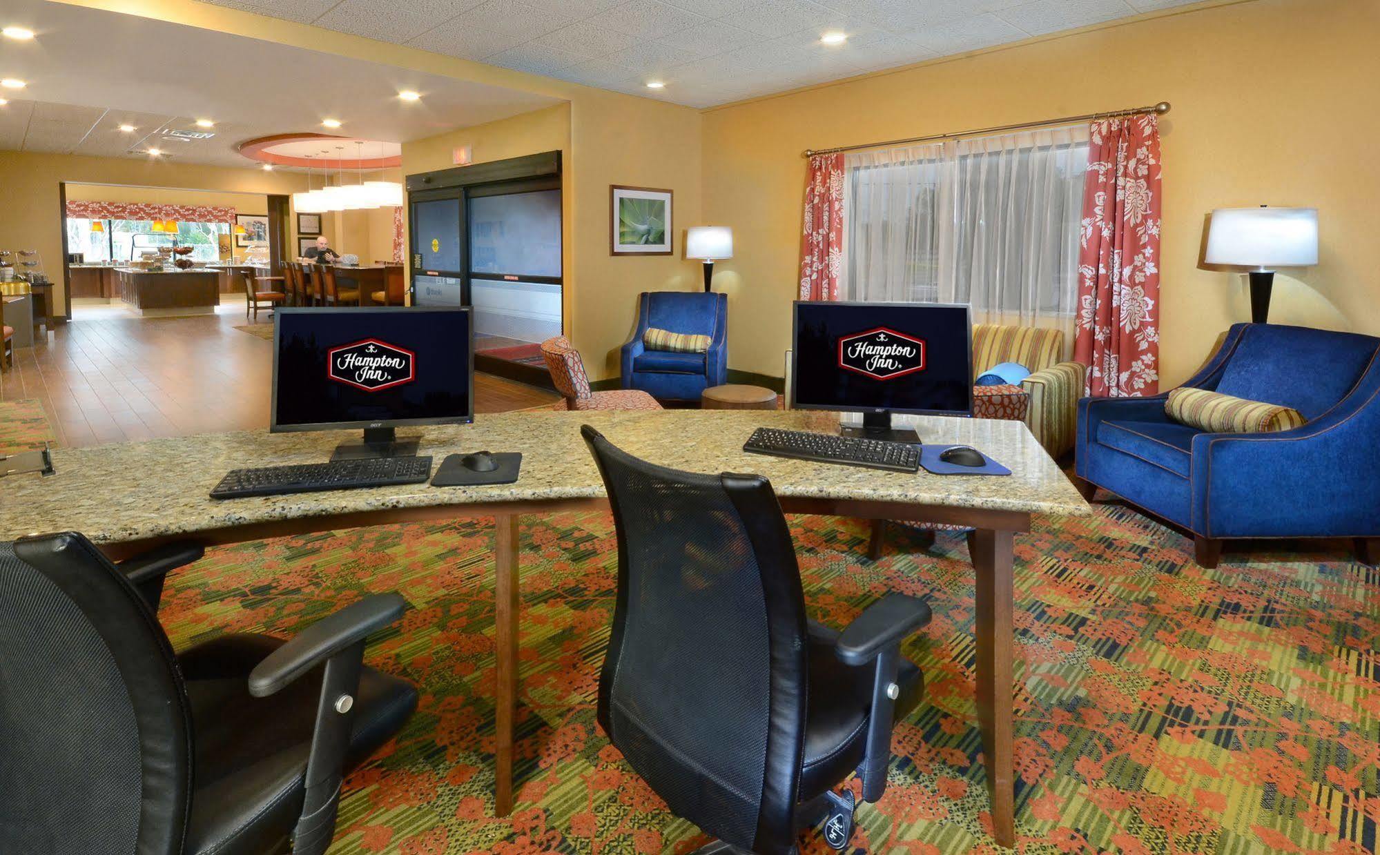 Hampton Inn Fayetteville Fort Bragg Exterior photo