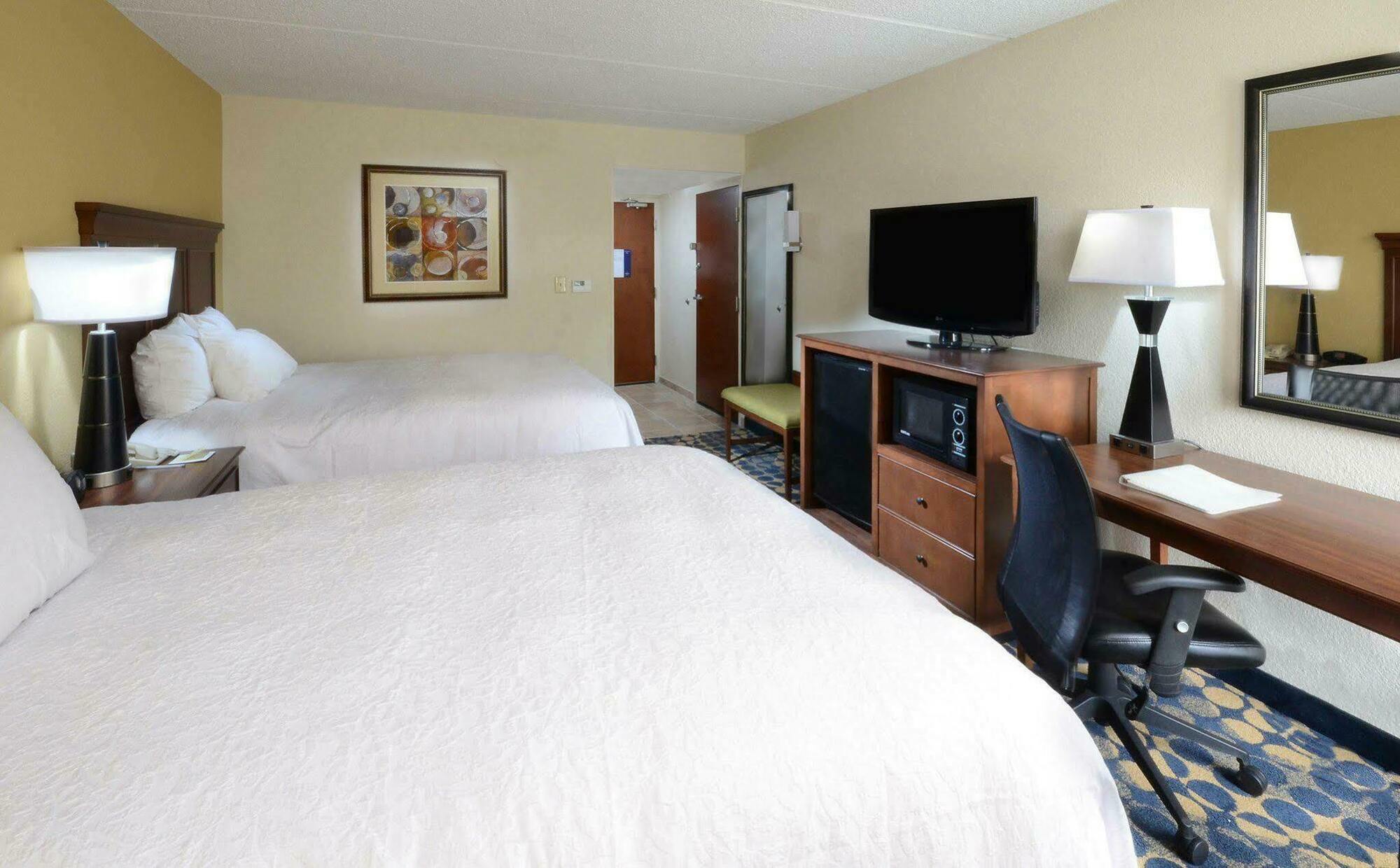 Hampton Inn Fayetteville Fort Bragg Exterior photo